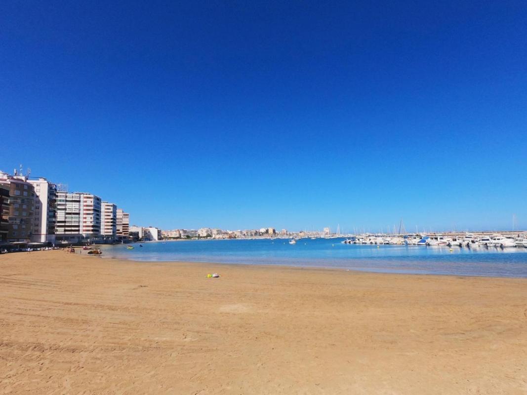 Apartamento En Torrevieja A 50M Playa Екстериор снимка